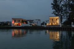 halman aura living pool