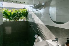 halaman halo bedroom bathroom