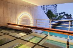 halaman halo living pool